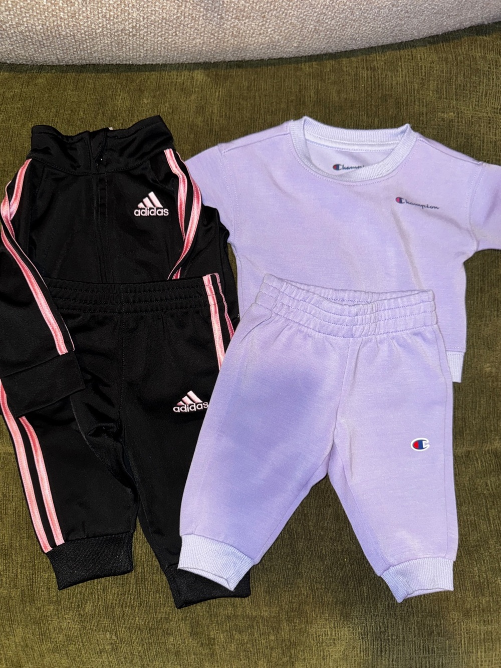 Set of 2 Outfits Adidas & Champion